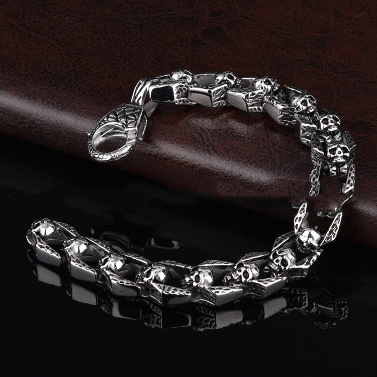 Blackwater Skull String