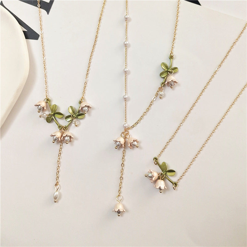 Women's Fashion Simple Bell Orchid Shape Pearl Pendant Necklace