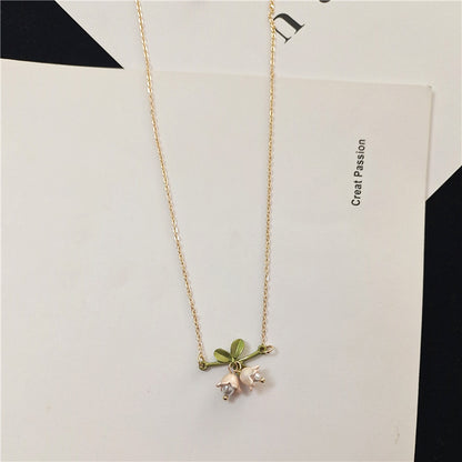 Women's Fashion Simple Bell Orchid Shape Pearl Pendant Necklace
