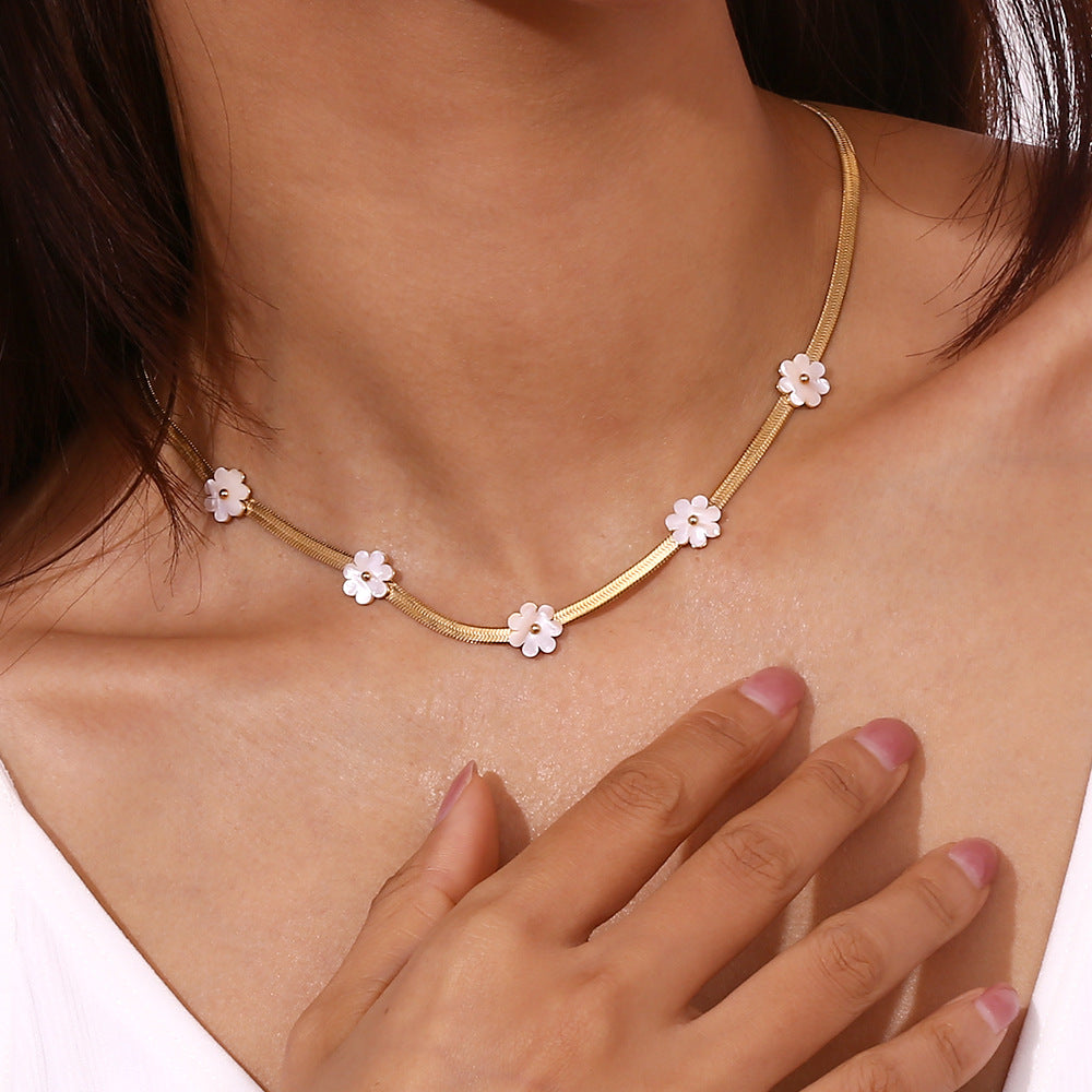 Fashion Special-interest 18K Gold Blade Chain Shell Flower Necklace