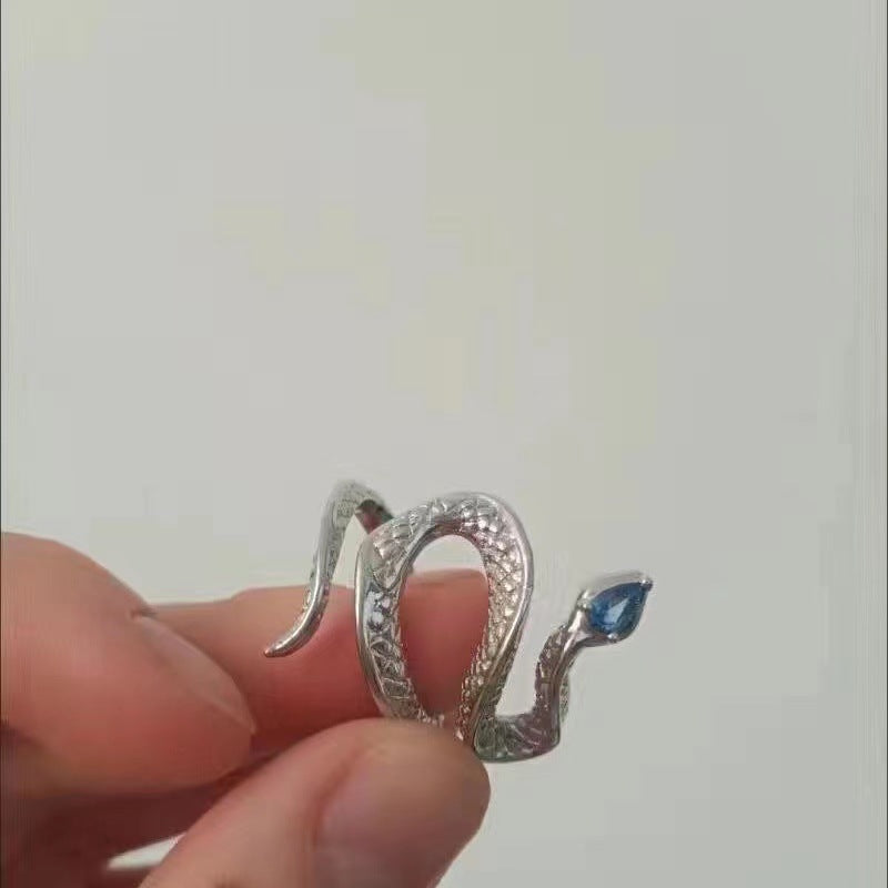 Serpentine Sapphire Loop