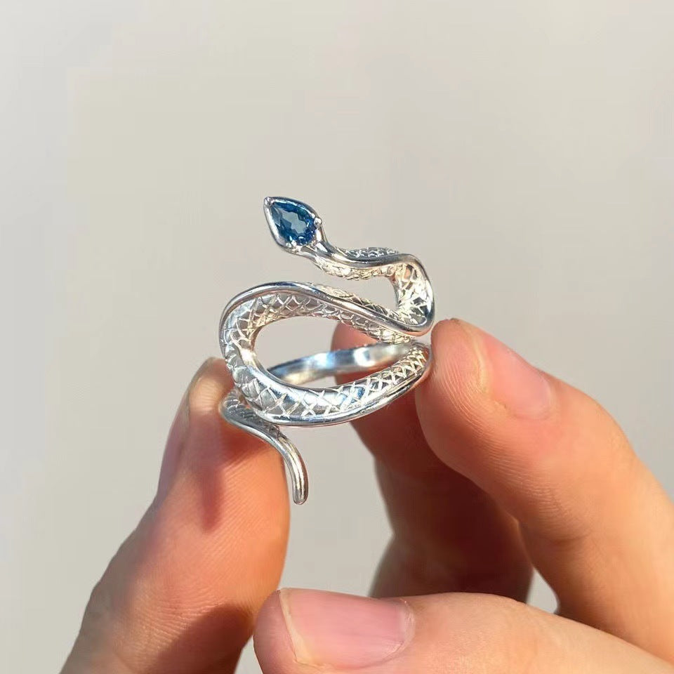 Serpentine Sapphire Loop