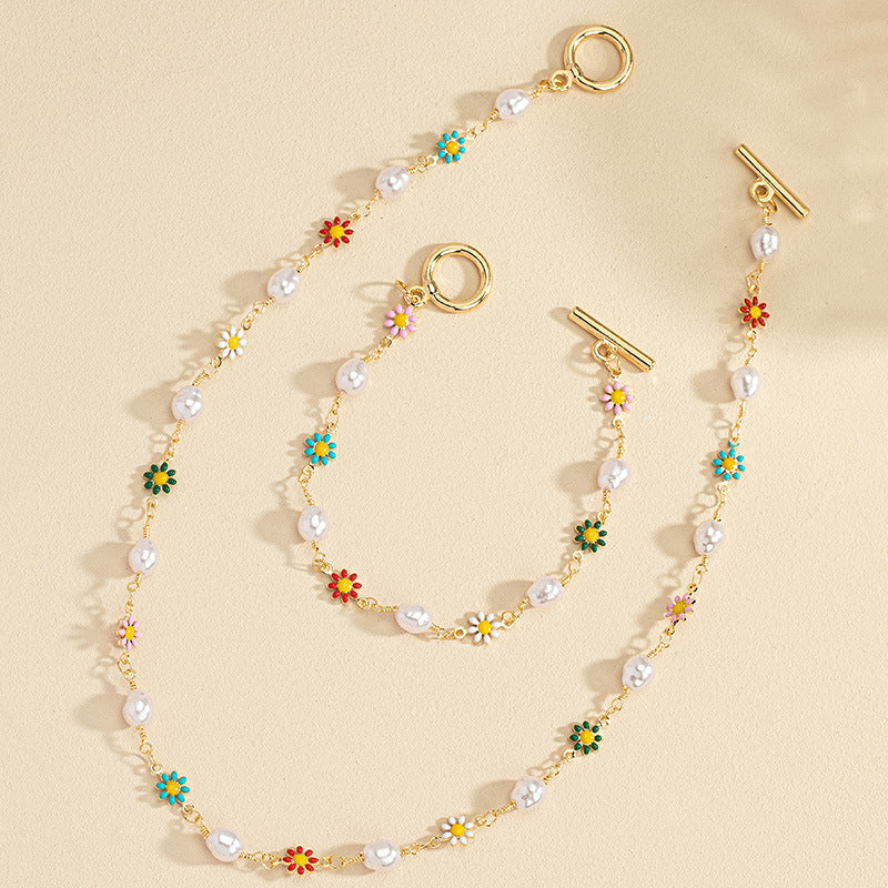 Commuter Colorful Daisy Bracelet And Necklace Set